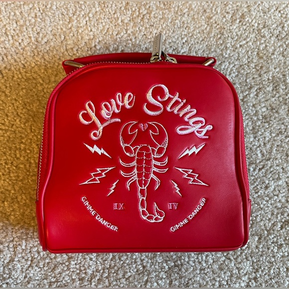 Skinnydip London Love Stings Red Fashion Crossbody Purse - Picture 6 of 7
